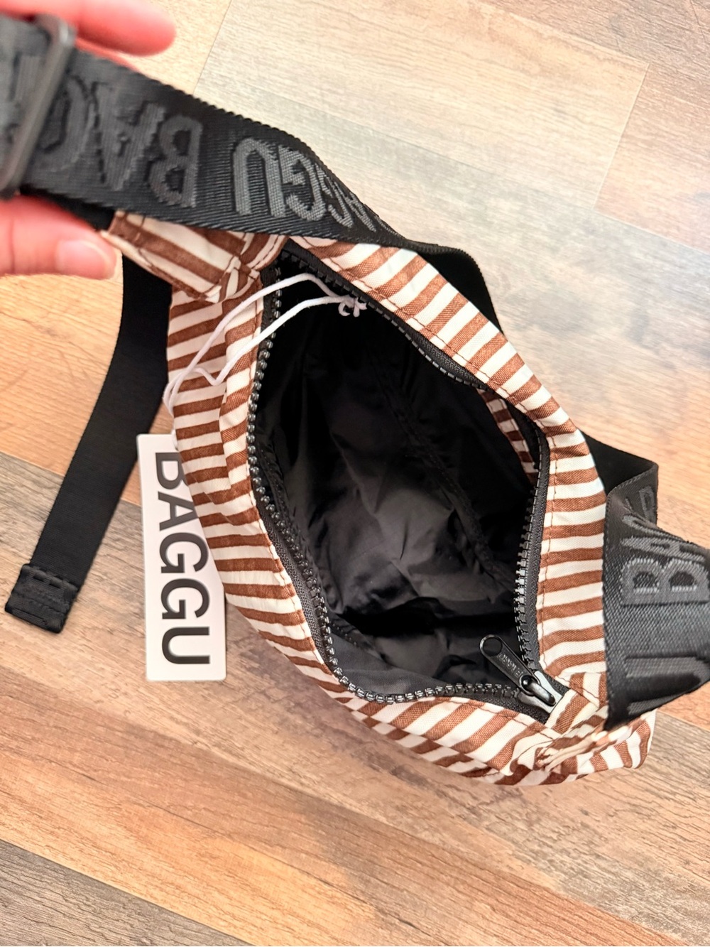 BAGGU Brown Stripe Small Crescent - NWT - Picture 3 of 5